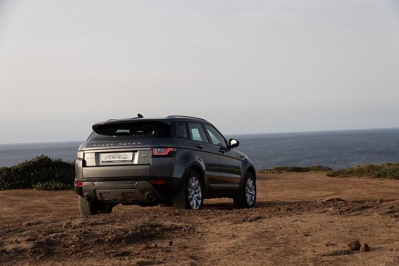 Usado Land Rover Range Rover evoque 150 HP (110 kW) 2017 Cinzento