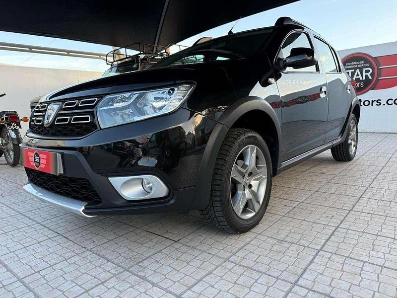 Usado Dacia Sandero Stepway 95 HP (69 kW) 2020 Preto