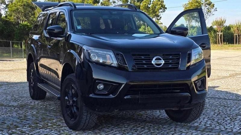 Preto Usado 2020 Nissan Navara Pickup | € 35.000 (Preço justo) - Imagem 1/4