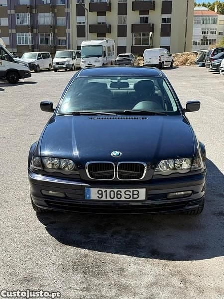 Azul Usado 2001 BMW 320 Sedan | € 3.650 (Preço justo) - Imagem 1/1