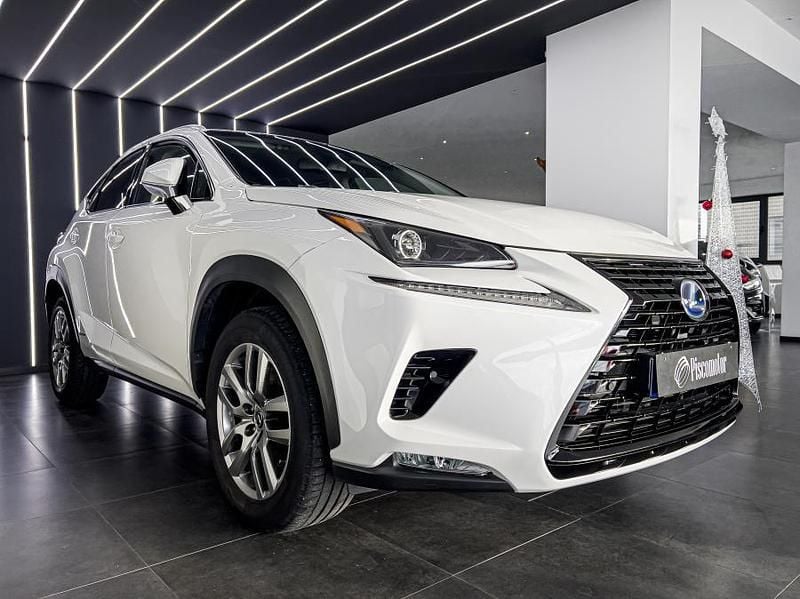 Branco Usado 2018 Lexus NX300h SUV | € 31.800 - Imagem 1/4
