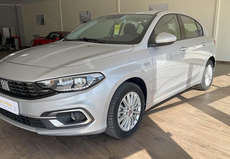 Usado Fiat Tipo City Life 95 HP (69 kW) 2022 Cinzento Sedan