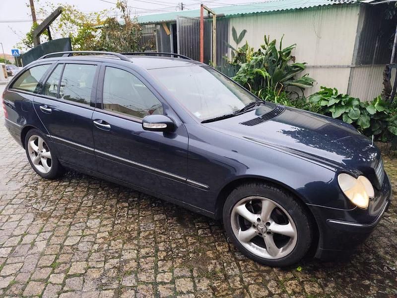 Usado 2003 Mercedes C220 Elegance Sedan | € 5.500 (Preço justo) - Imagem 1/4