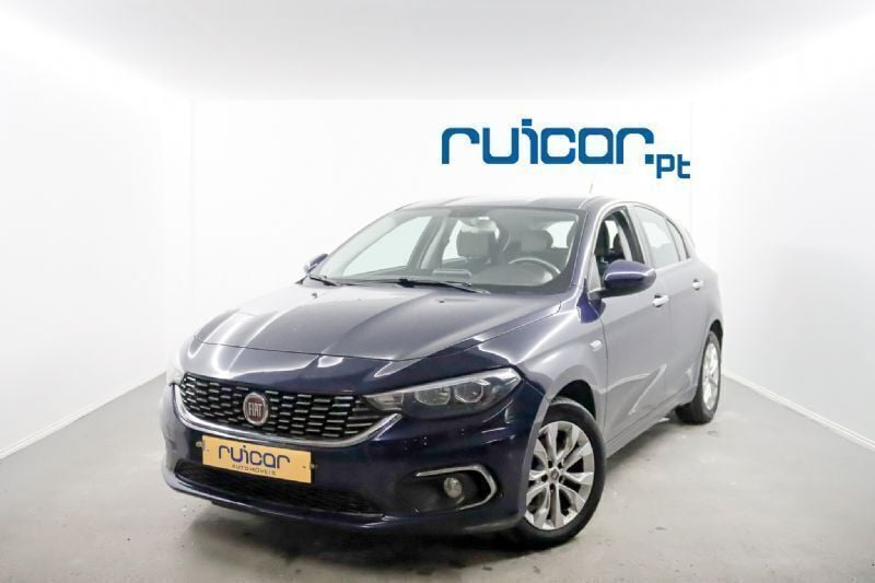 Azul Usado 2017 Fiat Tipo Easy Sedan | € 12.950 (Preço justo) - Imagem 1/4