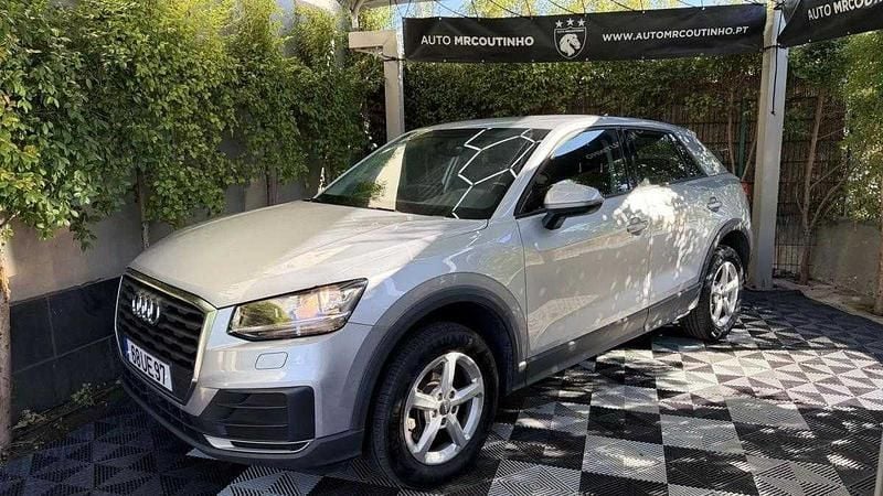 Usado Audi Q2 116 HP (85 kW) 2018 Cinzento SUV