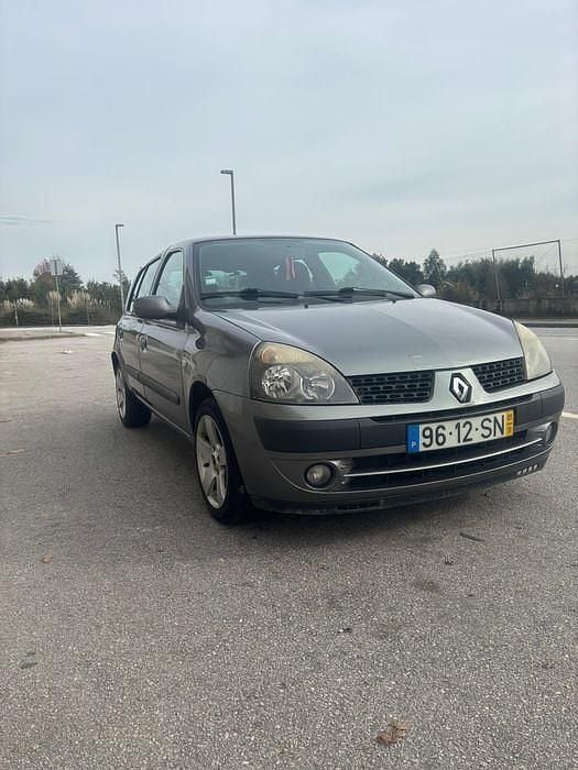 Usado 2001 Renault Clio II Sedan | € 1.300 - Imagem 1/4