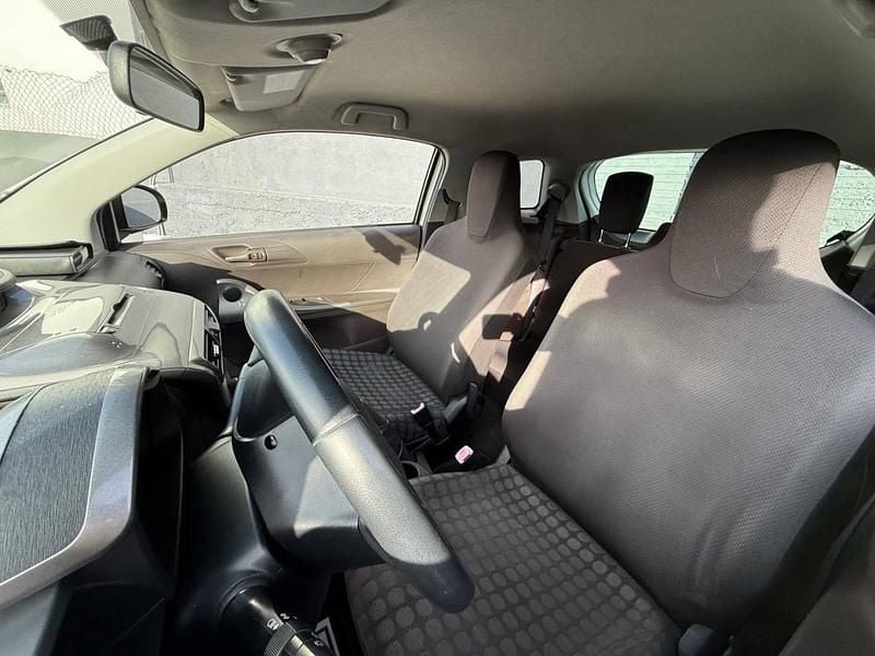 Usado Toyota iQ 68 HP (50 kW) 2010 Branco Citadino