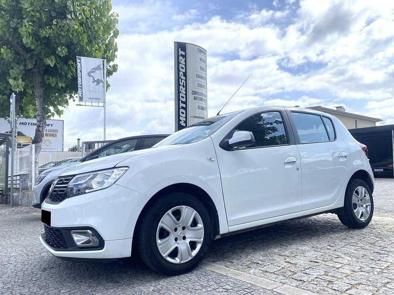 Branco Usado 2019 Dacia Sandero Citadino | € 9.990 (Preço justo) - Imagem 1/4