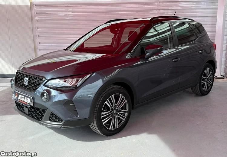 Cinza Usado 2023 Seat Arona Style SUV | € 19.750 (Preço elevado) - Imagem 1/1