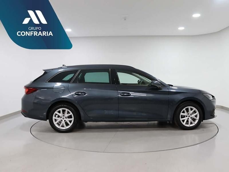 Usado Seat Leon ST 110 HP (80 kW) 2023 Cinzento Carrinha