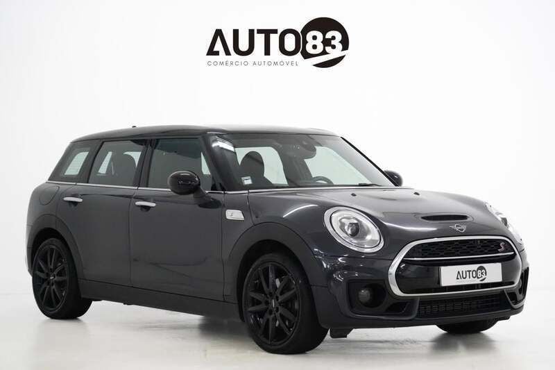 Cinzento Usado 2019 Mini Clubman Carrinha | € 24.990 - Imagem 1/4