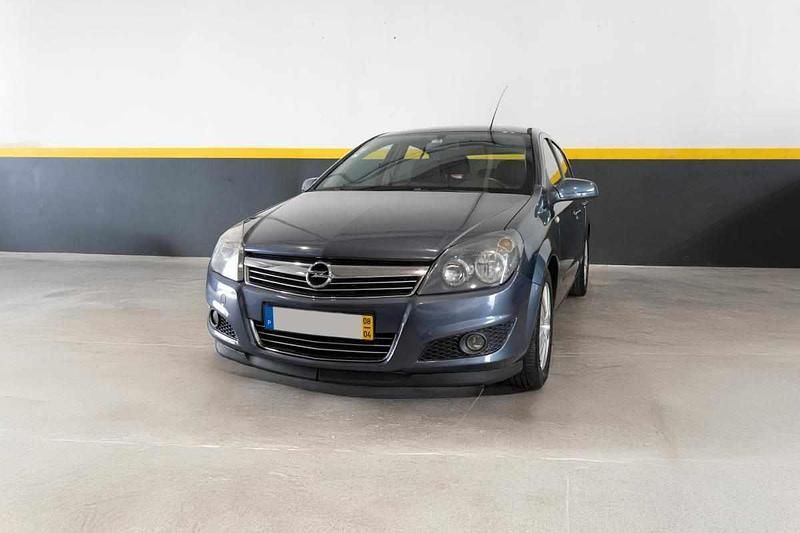 Cinzento Usado 2008 Opel Astra Citadino | € 4.700 (Preço justo) - Imagem 1/4