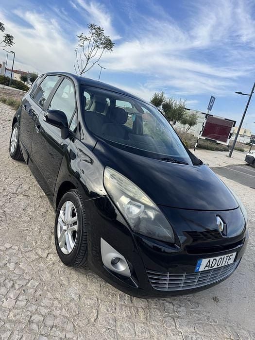 Usado 2014 Renault Scénic III Monovolume | € 6.100 - Imagem 1/4