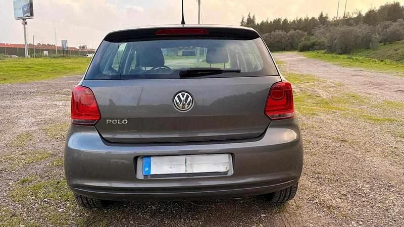 Usado VW Polo 69 HP (50 kW) 2011 Cinzento Citadino