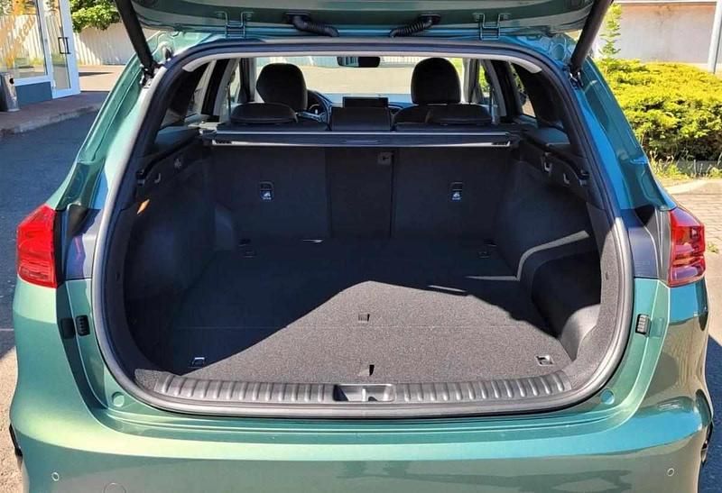 Usado Kia Ceed Sportswagon 136 HP (100 kW) 2023 Preto Carrinha