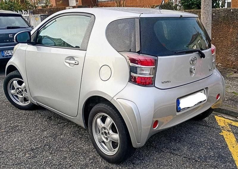 Usado Toyota iQ 68 HP (50 kW) 2011 Citadino