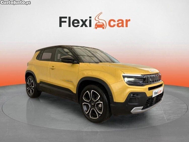Amarelo Usado 2023 Jeep Avenger EV Summit SUV | € 28.780 - Imagem 1/1