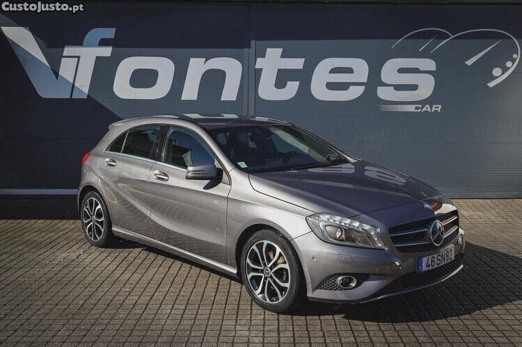 Cinza Usado 2013 Mercedes A180 Edition Citadino | € 14.980 (Preço justo) - Imagem 1/1