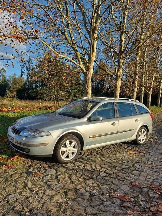 Usado 2001 Renault Laguna II Sedan | € 2.350 (Caro) - Imagem 1/4