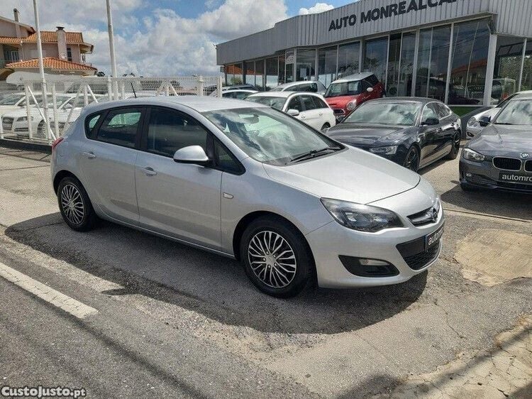 Cinza Usado 2013 Opel Astra Cosmo | € 10.900 - Imagem 1/1