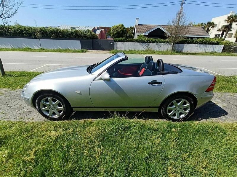Cinzento Usado 1996 Mercedes SLK200 Cabrios | € 11.500 (Caro) - Imagem 1/4