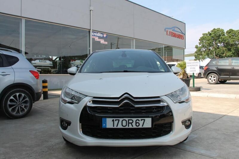 Branco Usado 2014 DS Automobiles DS4 | € 11.500 - Imagem 1/4