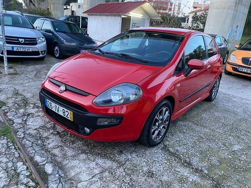 Vermelho Usado 2010 Fiat Punto Evo Racing Citadino | € 5.990 (Caro) - Imagem 1/4