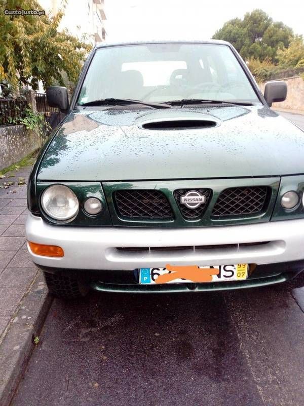 Nissan terrano 2 r20