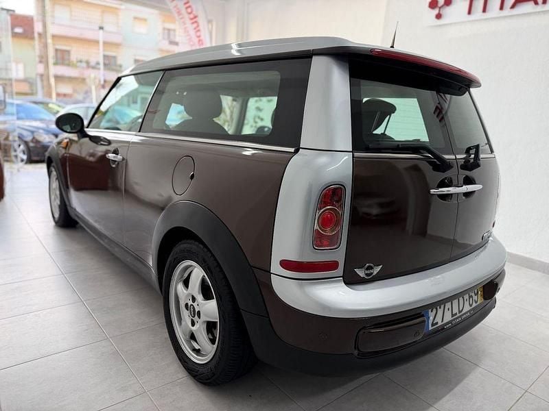 Usado Mini Cooper D Clubman 112 HP (82 kW) 2010 Castanho Carrinha