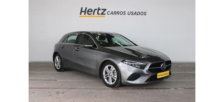 Cinza Usado 2023 Mercedes A200 Progressive Citadino | € 28.490 (Preço justo) - Imagem 1/4