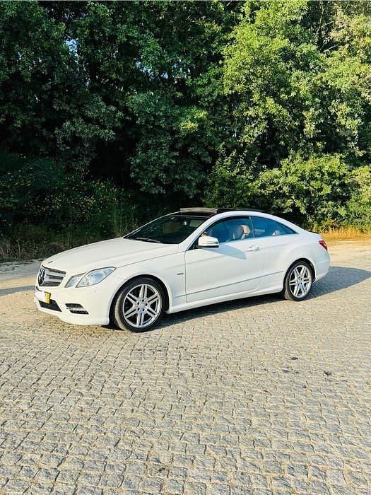 Usado 2012 Mercedes E250 Coupé | € 17.500 (Caro) - Imagem 1/4