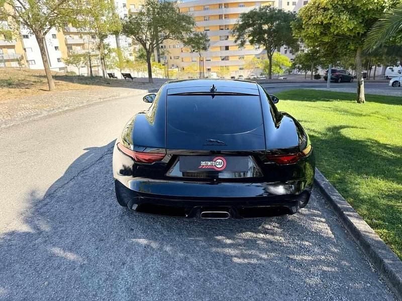 Usado Jaguar F-Type R-Dynamic 300 HP (220 kW) 2022 Preto Coupé