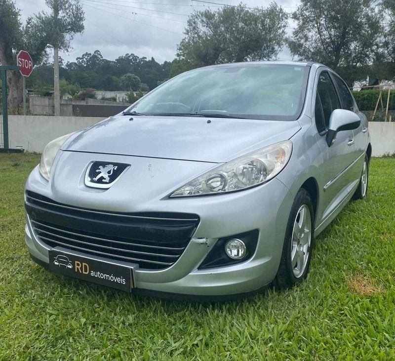 Cinzento Usado 2010 Peugeot 207 | € 7.500 (Preço elevado) - Imagem 1/4