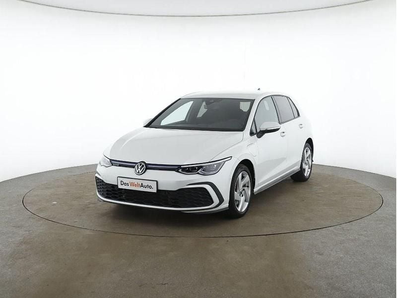 Branco Usado 2022 VW Golf VIII GTE | € 26.990 (Bom preço) - Imagem 1/4