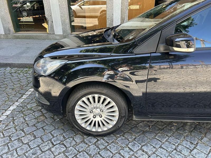 Usado 2008 Ford Focus Titanium Sedan | € 5.500 (Preço elevado) - Imagem 1/4