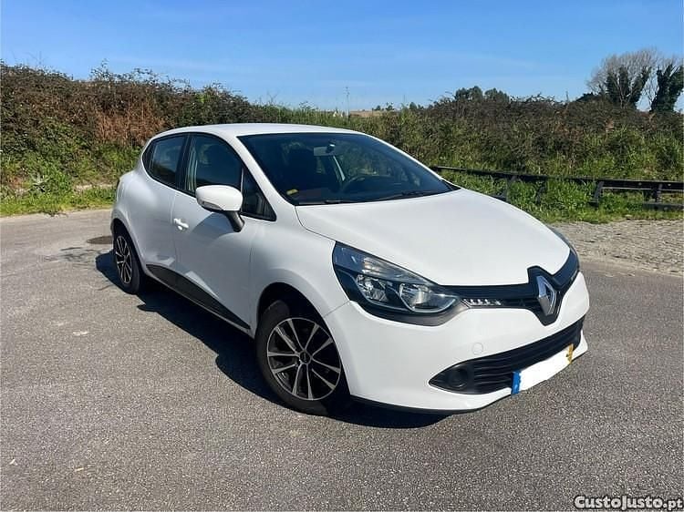 Usado Renault Clio IV 75 HP (55 kW) 2016 Branco