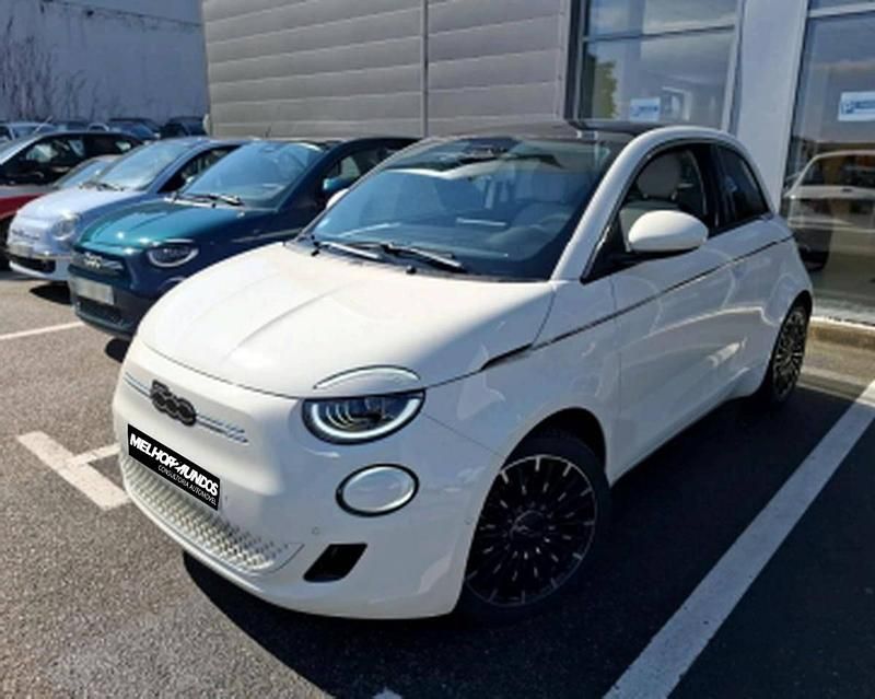 Branco Usado 2023 Fiat 500e La Prima Citadino | € 24.900 (Caro) - Imagem 1/3