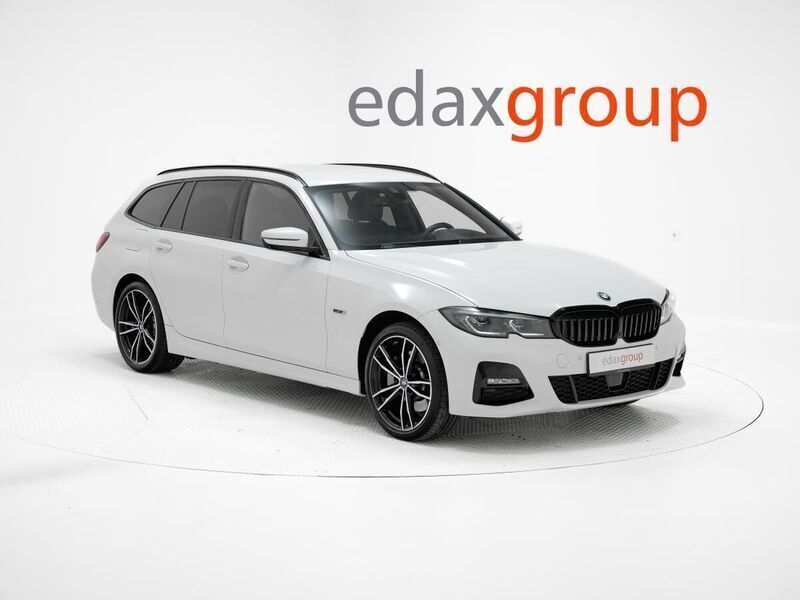 Branco Usado 2022 BMW 330 M Sport Carrinha | € 38.990 - Imagem 1/4