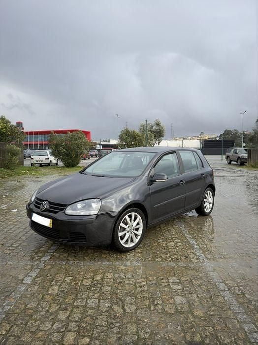 Usado 2004 VW Golf V Sedan | € 5.990 (Preço justo) - Imagem 1/4