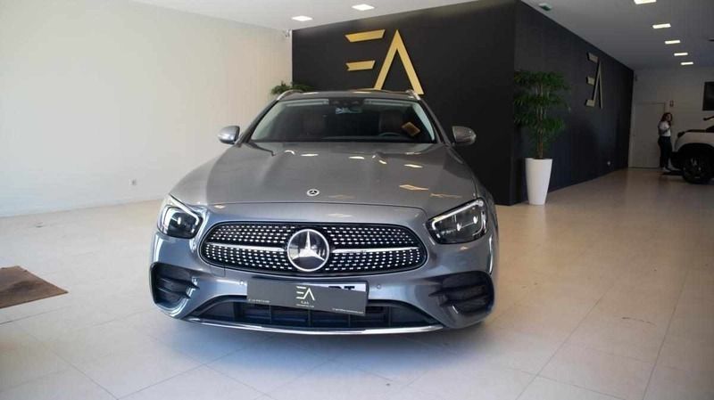 Cinzento Usado 2021 Mercedes E300 Carrinha | € 33.000 (Bom preço) - Imagem 1/4
