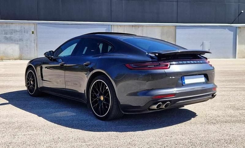 Usado Porsche Panamera 421 HP (309 kW) 2017 Cinzento Citadino