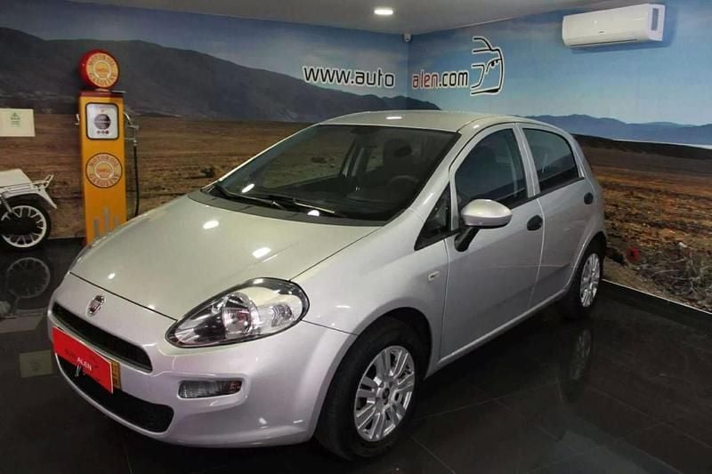 Cinza Usado 2017 Fiat Punto Easy Citadino | € 8.450 (Preço justo) - Imagem 1/4