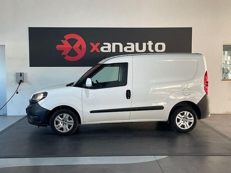 Usado Fiat Doblò 95 HP (69 kW) 2021 Branco Monovolume