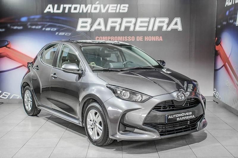 Cinza Usado 2021 Toyota Yaris Comfort | € 16.900 (Preço justo) - Imagem 1/4