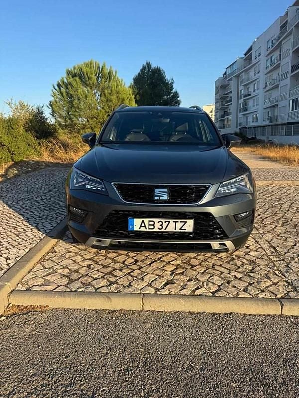 Cinzento Usado 2020 Seat Ateca 4Drive SUV | € 19.500 (Super Preço) - Imagem 1/4