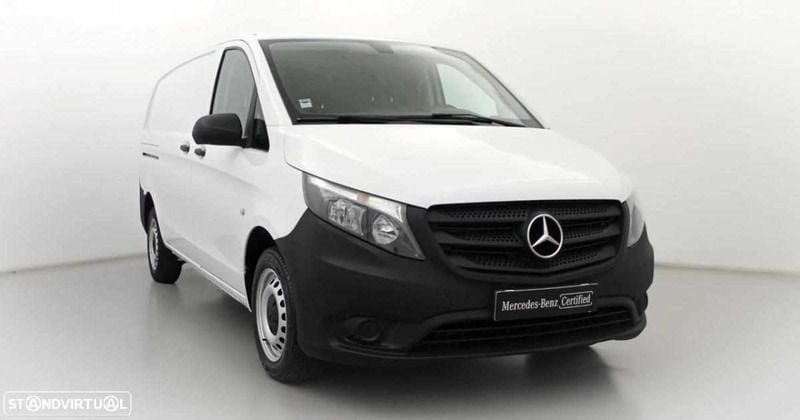Branco Usado 2021 Mercedes Vito Monovolume | € 27.990 - Imagem 1/4