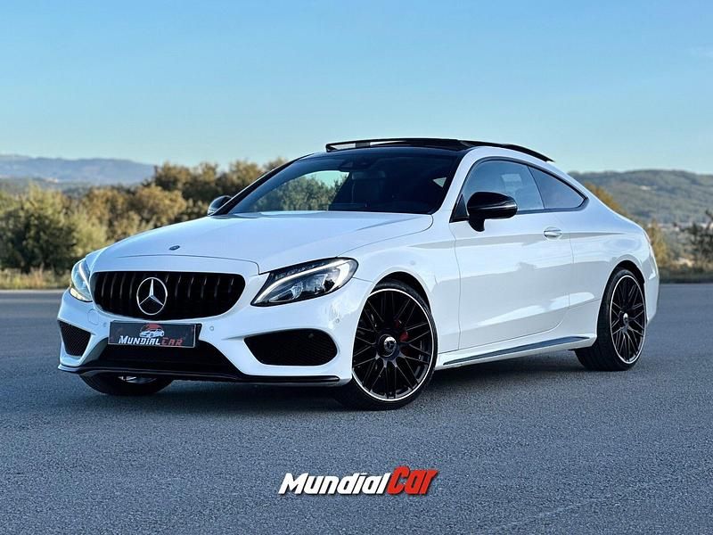 Branco Usado 2017 Mercedes C220 AMG line Coupé | € 37.500 - Imagem 1/4