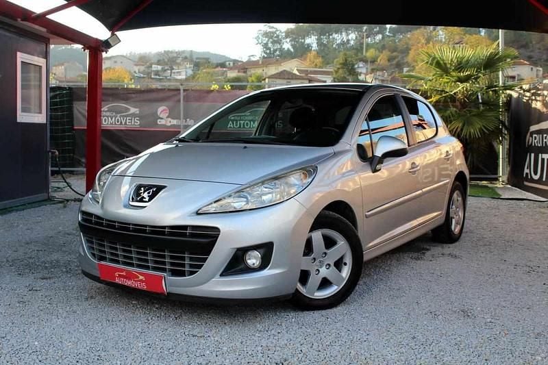 Cinzento Usado 2011 Peugeot 207 Citadino | € 5.999 (Bom preço) - Imagem 1/4
