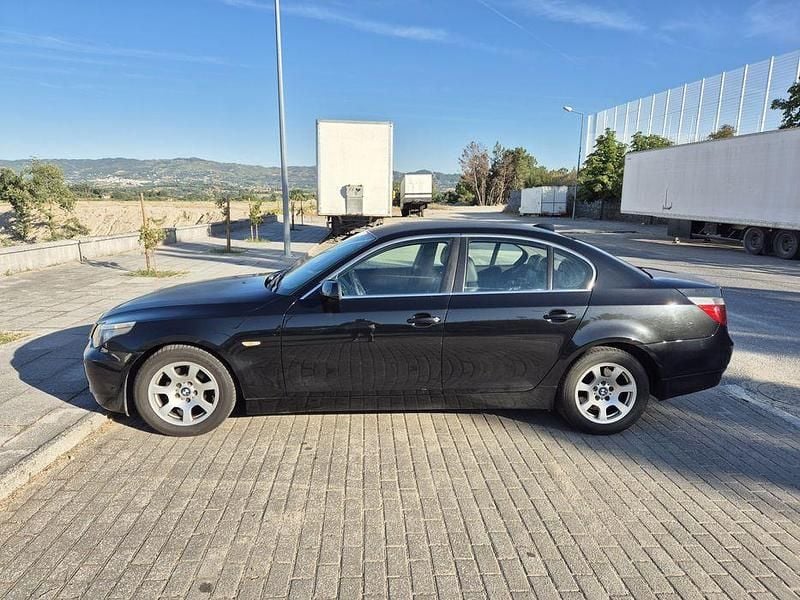 Preto Usado 2004 BMW 525 Sedan | € 5.600 (Bom preço) - Imagem 1/4