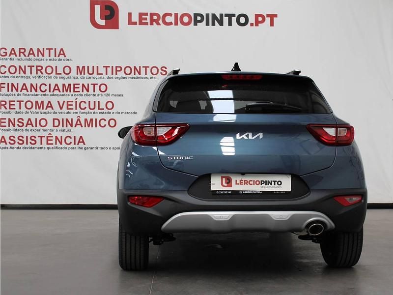Usado Kia Stonic 100 HP (73 kW) 2025 Azul SUV
